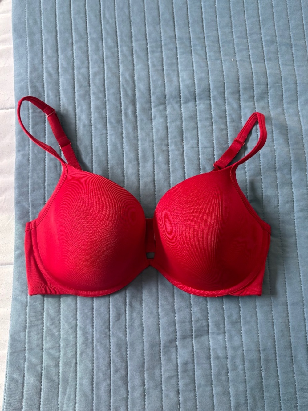 Red underwire cacique bra